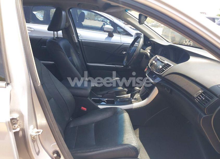 Photo 5 of 2013 Honda Accord EX-L V-6 (VIN 1HGCR3F84DA018441)