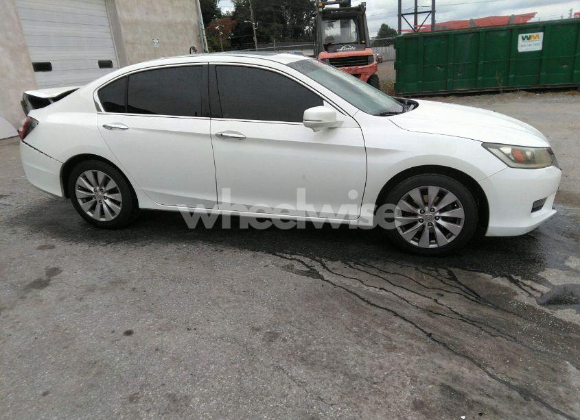 Photo 13 of 2014 Honda Accord EX-L V-6 (VIN 1HGCR3F84EA010146)