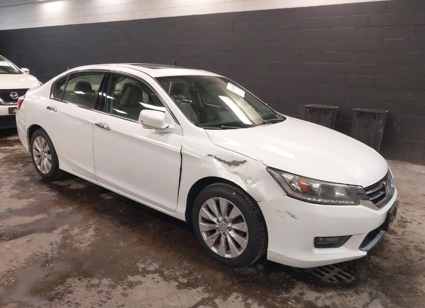 2015 Honda Accord EX-L V-6 (VIN 1HGCR3F84FA025635) main photo