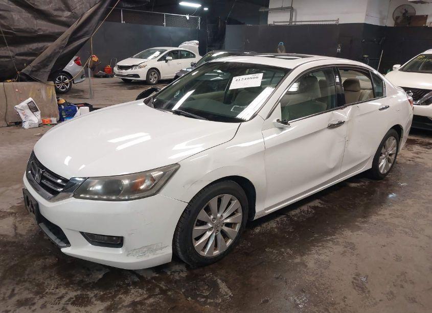 Photo 2 of 2015 Honda Accord EX-L V-6 (VIN 1HGCR3F84FA025635)