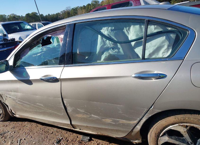 Photo 13 of 2016 Honda Accord EX-L V-6 (VIN 1HGCR3F84GA015947)