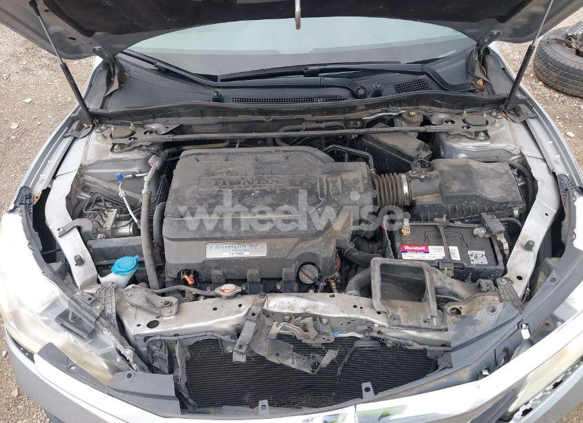 Photo 10 of 2016 Honda Accord EX-L V-6 (VIN 1HGCR3F84GA021103)