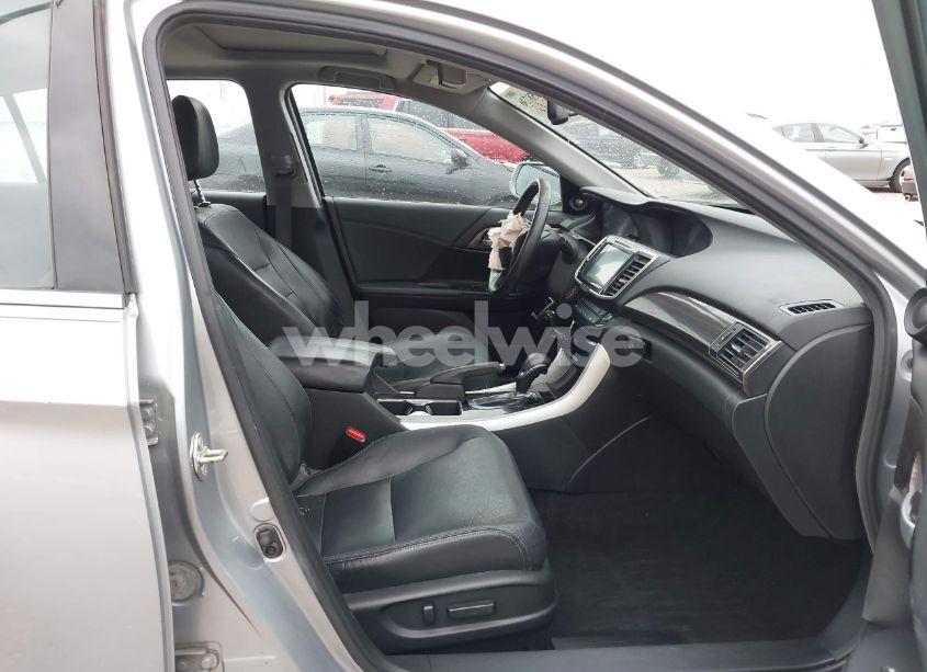 Photo 5 of 2016 Honda Accord EX-L V-6 (VIN 1HGCR3F84GA021103)