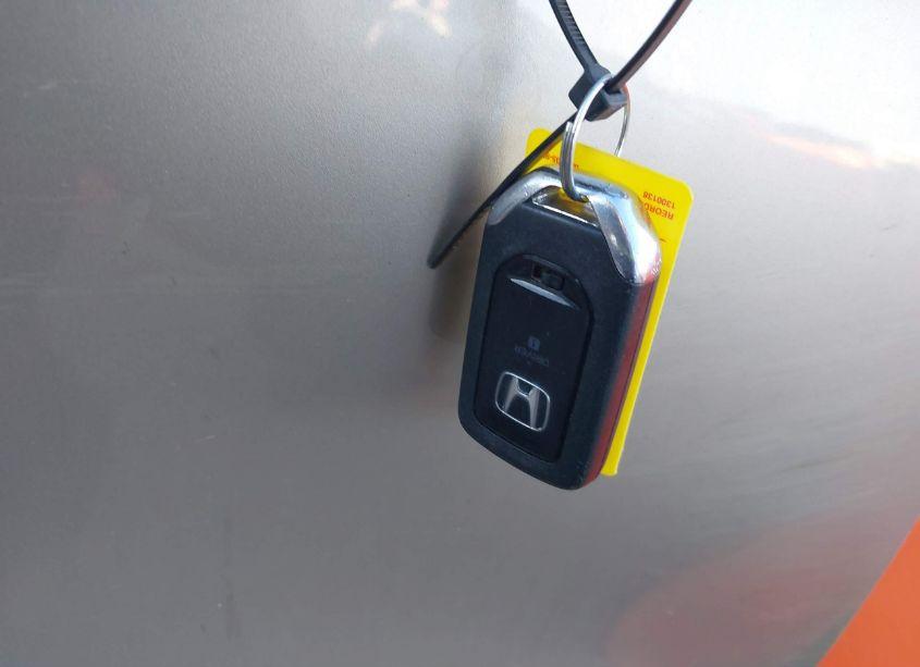 Photo 10 of 2013 Honda Accord EX-L V-6 (VIN 1HGCR3F85DA032347)