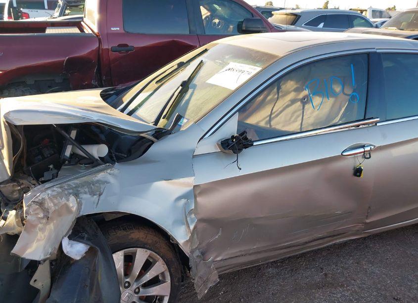 Photo 6 of 2013 Honda Accord EX-L V-6 (VIN 1HGCR3F85DA032347)