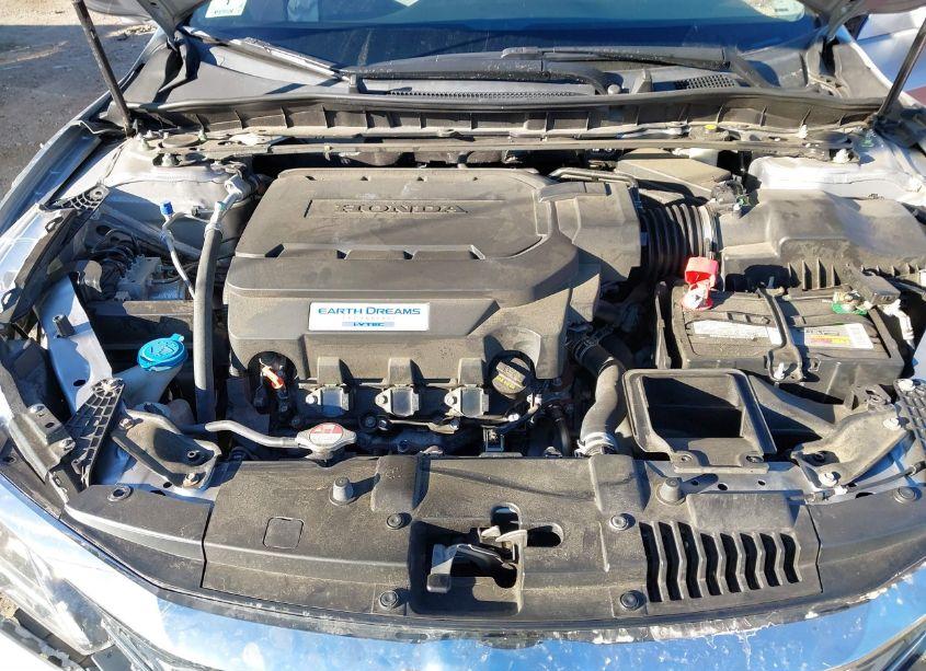 Photo 10 of 2016 Honda Accord EX-L V-6 (VIN 1HGCR3F85GA019361)