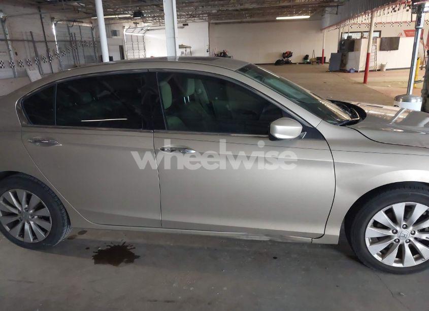 Photo 13 of 2014 Honda Accord EX-L V-6 (VIN 1HGCR3F86EA026669)