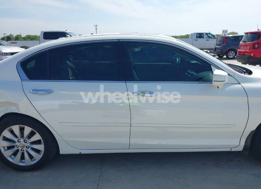 Photo 13 of 2014 Honda Accord EX-L V-6 (VIN 1HGCR3F86EA041639)