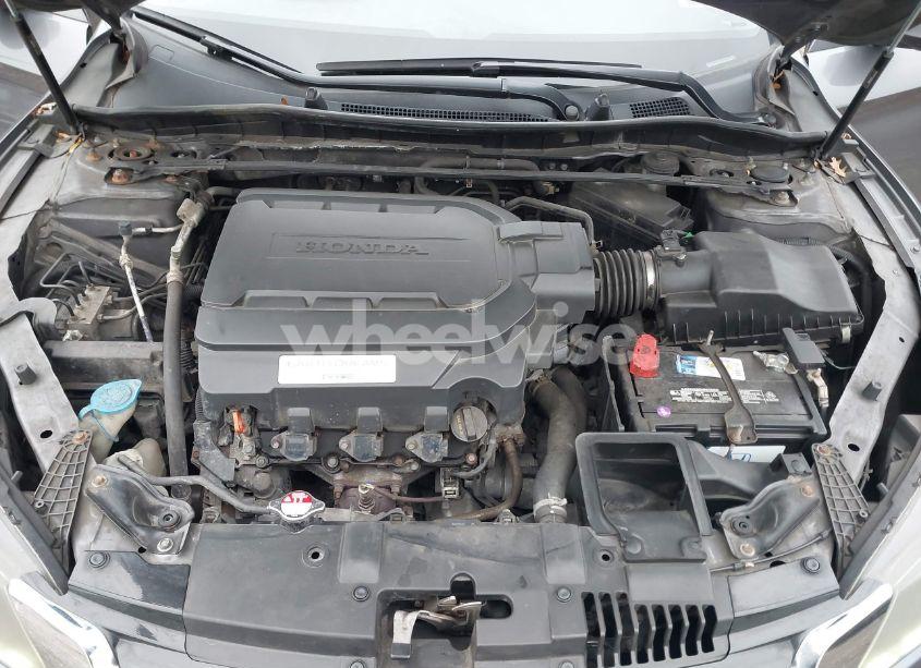 Photo 10 of 2015 Honda Accord EX-L V-6 (VIN 1HGCR3F86FA021800)