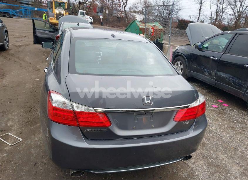 Photo 16 of 2015 Honda Accord EX-L V-6 (VIN 1HGCR3F86FA021800)
