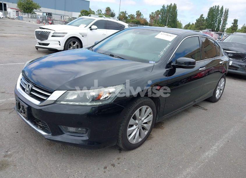 Photo 2 of 2015 Honda Accord EX-L V-6 (VIN 1HGCR3F86FA023207)