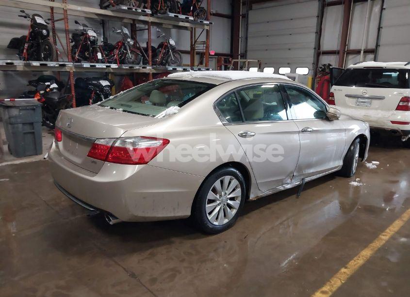 Photo 4 of 2013 Honda Accord EX-L V-6 (VIN 1HGCR3F87DA032351)
