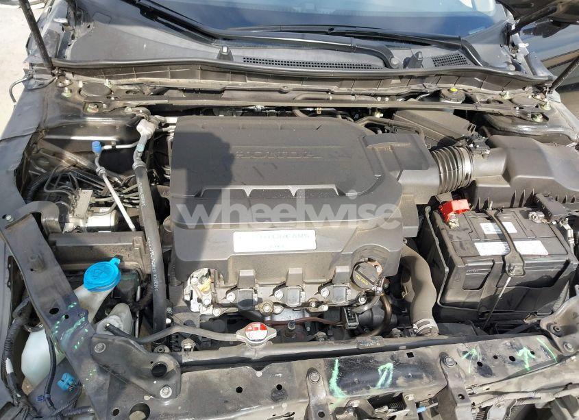 Photo 10 of 2016 Honda Accord EX-L V-6 (VIN 1HGCR3F87GA013528)