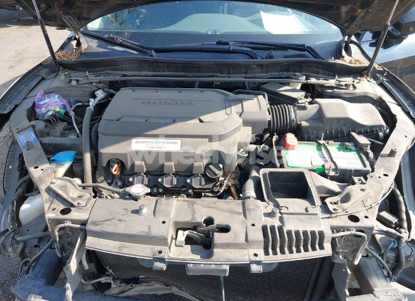 Photo 10 of 2016 Honda Accord EX-L V-6 (VIN 1HGCR3F87GA021788)