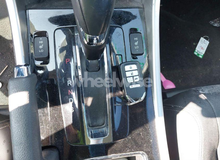 Photo 11 of 2016 Honda Accord EX-L V-6 (VIN 1HGCR3F87GA021788)