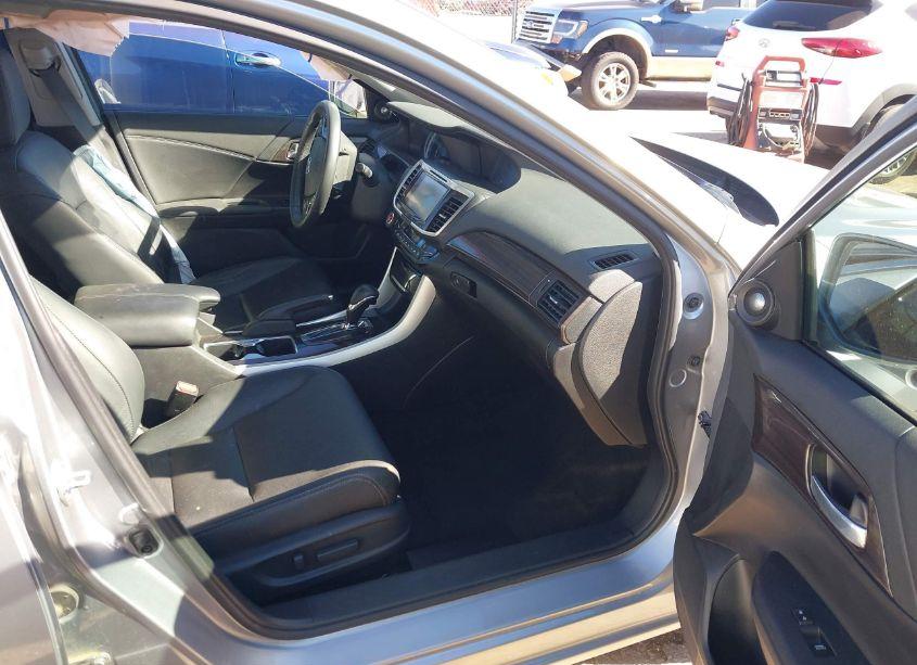 Photo 5 of 2017 Honda Accord EX-L V6 (VIN 1HGCR3F87HA006533)