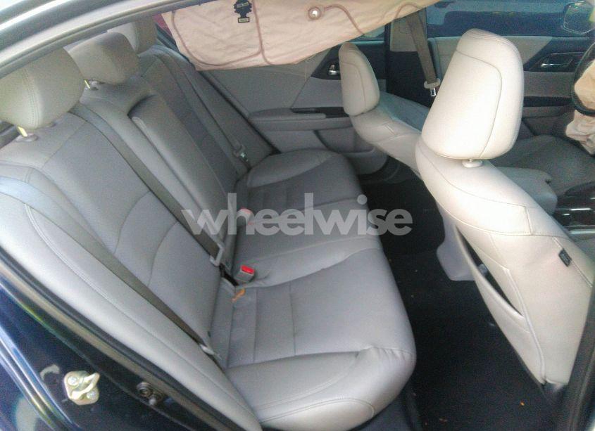 Photo 8 of 2017 Honda Accord EX-L V6 (VIN 1HGCR3F87HA015524)