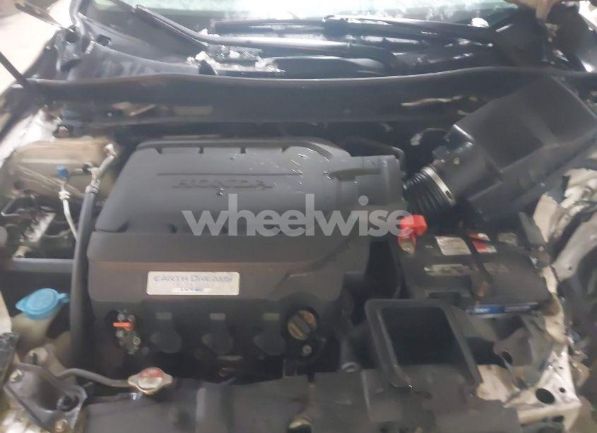 Photo 10 of 2013 Honda Accord SDN (VIN 1HGCR3F88DA011721)