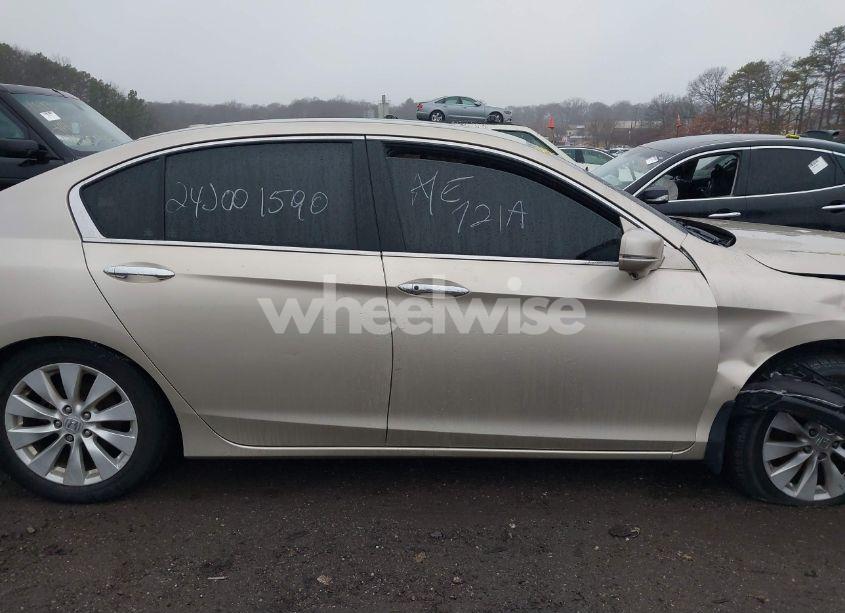 Photo 13 of 2013 Honda Accord EX-L V-6 (VIN 1HGCR3F88DA015820)