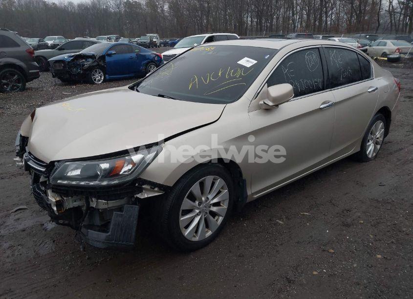 Photo 2 of 2013 Honda Accord EX-L V-6 (VIN 1HGCR3F88DA015820)