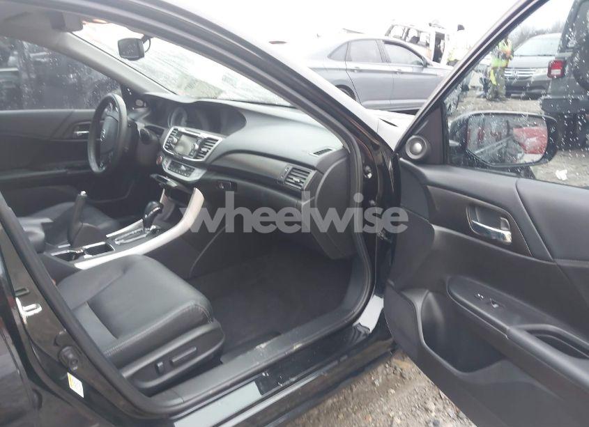 Photo 5 of 2015 Honda Accord EX-L V-6 (VIN 1HGCR3F88FA019904)