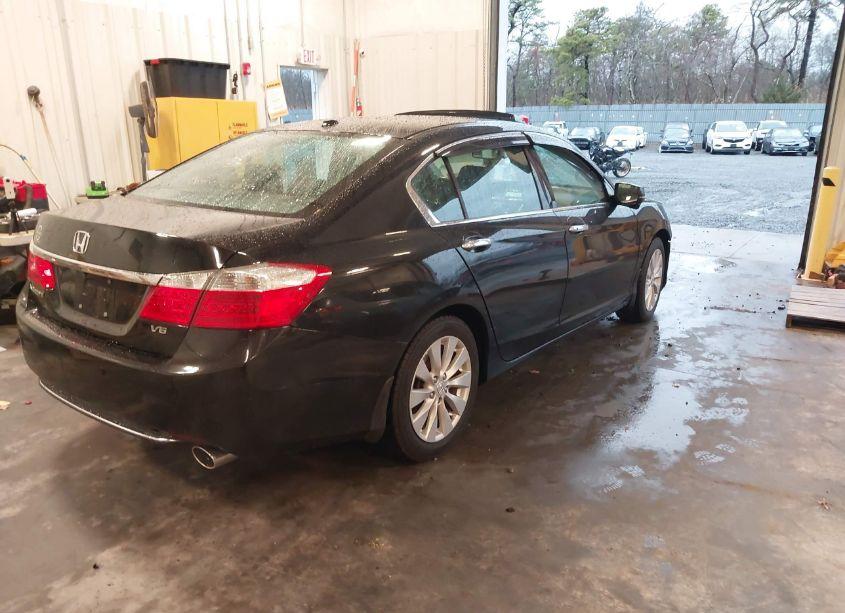 Photo 4 of 2015 Honda Accord EX-L V-6 (VIN 1HGCR3F88FA035326)