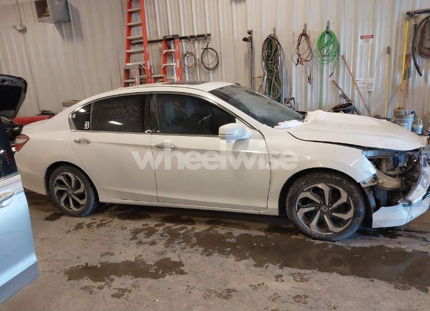 Photo 13 of 2016 Honda Accord EX-L V-6 (VIN 1HGCR3F88GA002621)