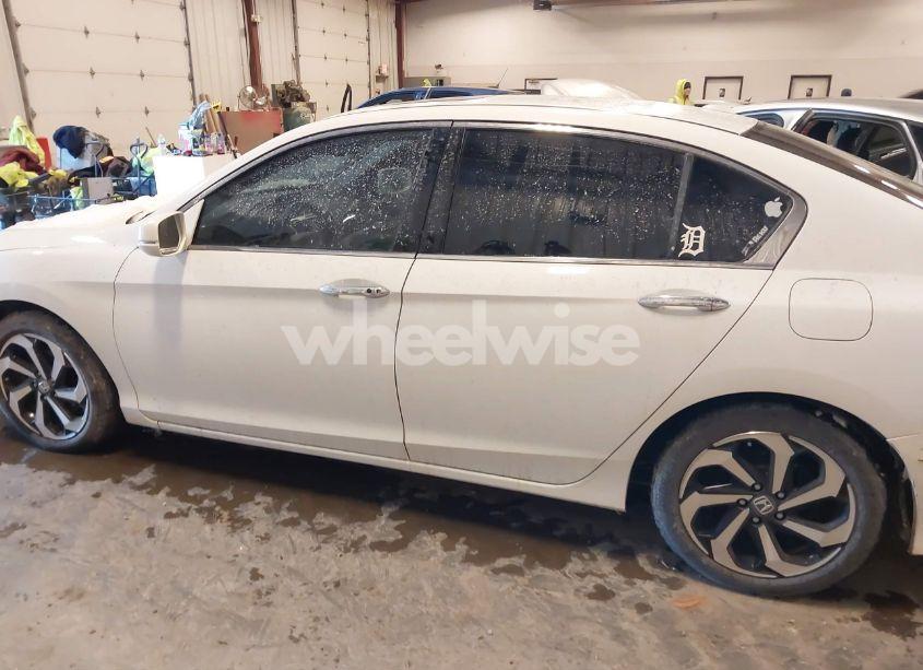Photo 14 of 2016 Honda Accord EX-L V-6 (VIN 1HGCR3F88GA002621)