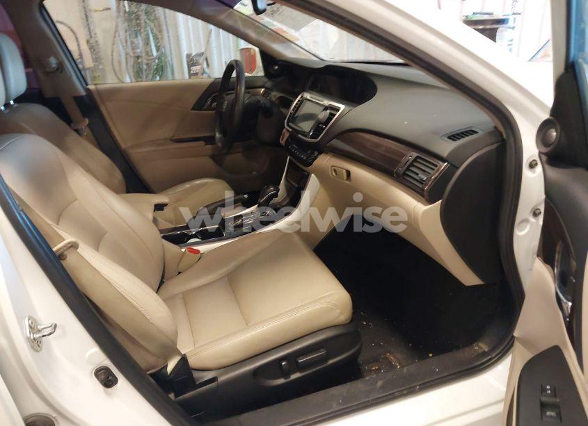 Photo 5 of 2016 Honda Accord EX-L V-6 (VIN 1HGCR3F88GA002621)