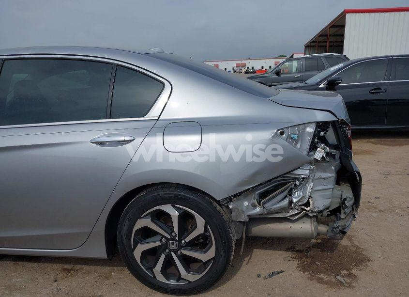 Photo 6 of 2017 Honda Accord EX-L V6 (VIN 1HGCR3F88HA031943)