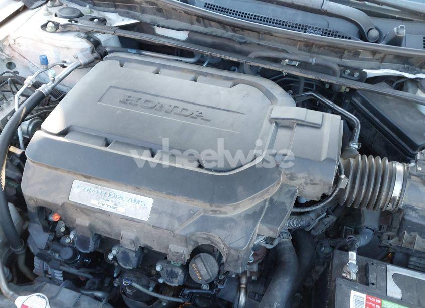 Photo 10 of 2015 Honda Accord EX-L V-6 (VIN 1HGCR3F89FA001041)