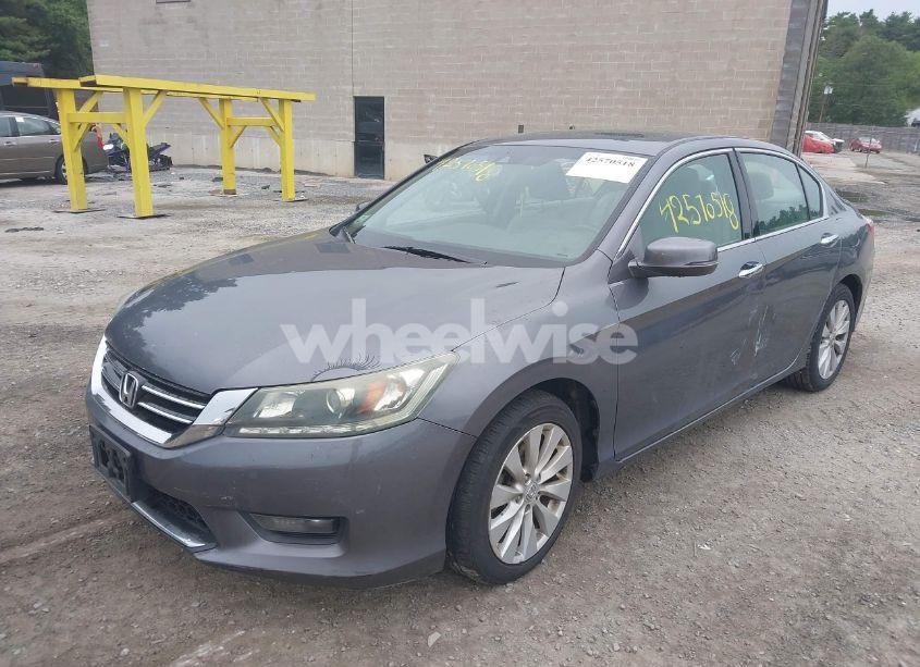 Photo 2 of 2015 Honda Accord EX-L V-6 (VIN 1HGCR3F89FA004425)