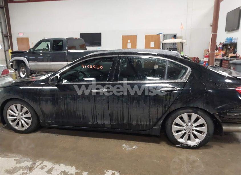 Photo 14 of 2015 Honda Accord EX-L V-6 (VIN 1HGCR3F89FA031219)