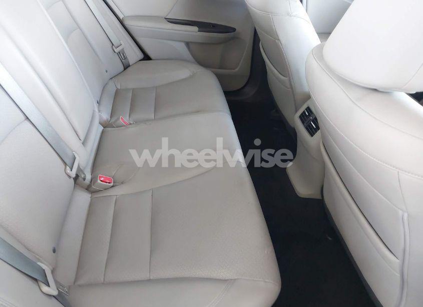 Photo 8 of 2016 Honda Accord EX-L V-6 (VIN 1HGCR3F89GA011666)