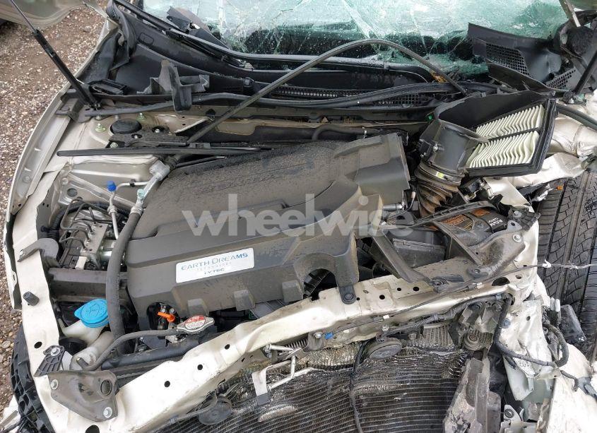 Photo 10 of 2016 Honda Accord EX-L V-6 (VIN 1HGCR3F89GA020304)