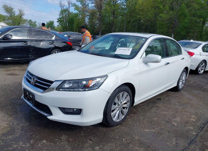 Photo 2 of 2015 Honda Accord EX-L V-6 (VIN 1HGCR3F8XFA002750)