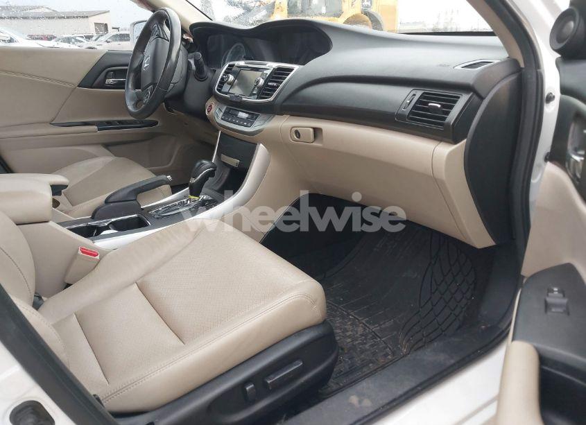 Photo 5 of 2015 Honda Accord EX-L V-6 (VIN 1HGCR3F8XFA023551)