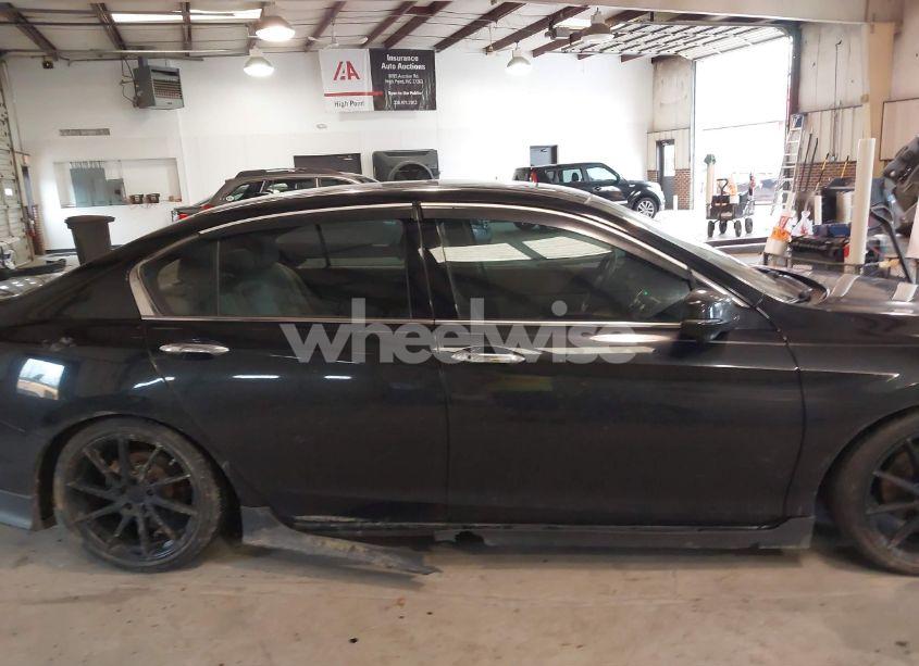 Photo 13 of 2015 Honda Accord EX-L V-6 (VIN 1HGCR3F8XFA025901)