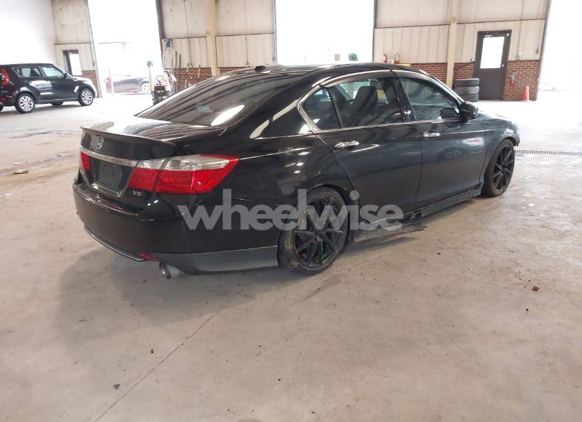 Photo 4 of 2015 Honda Accord EX-L V-6 (VIN 1HGCR3F8XFA025901)