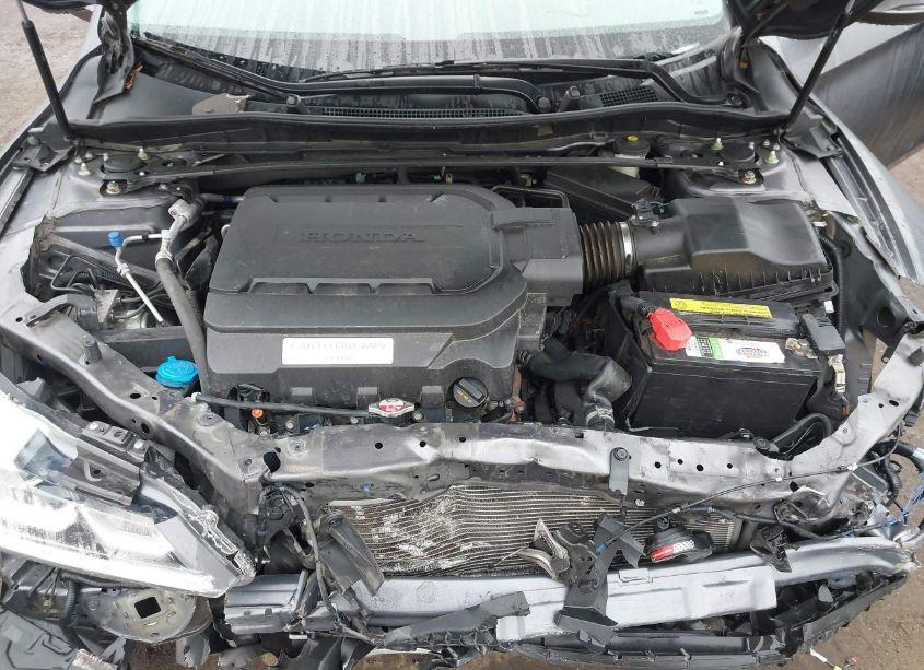 Photo 10 of 2016 Honda Accord EX-L V-6 (VIN 1HGCR3F8XGA033854)