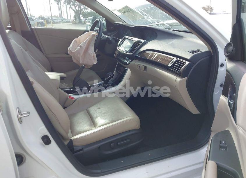 Photo 5 of 2017 Honda Accord EX-L V6 (VIN 1HGCR3F8XHA005702)