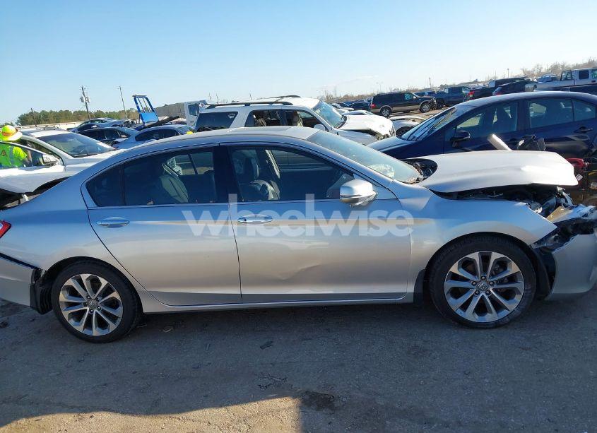 Photo 13 of 2015 Honda Accord TOURING (VIN 1HGCR3F90FA029559)