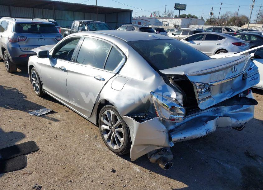 Photo 3 of 2015 Honda Accord TOURING (VIN 1HGCR3F90FA029559)