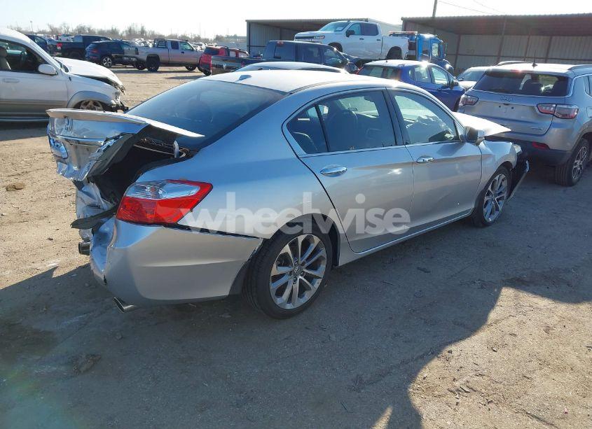 Photo 4 of 2015 Honda Accord TOURING (VIN 1HGCR3F90FA029559)