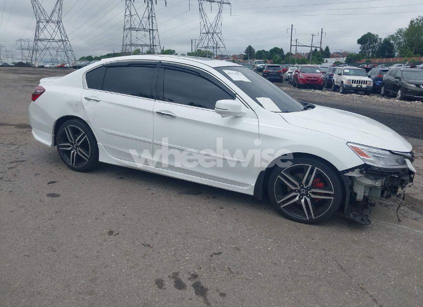 2016 Honda Accord TOURING (VIN 1HGCR3F90GA020734) main photo