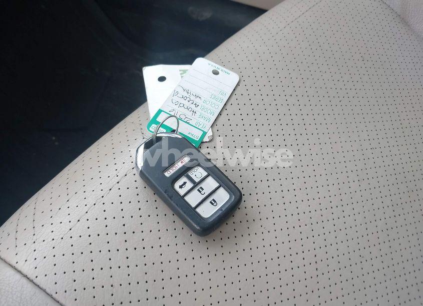 Photo 11 of 2016 Honda Accord TOURING (VIN 1HGCR3F90GA020734)