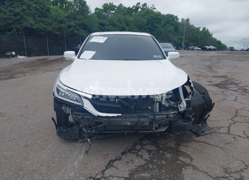 Photo 13 of 2016 Honda Accord TOURING (VIN 1HGCR3F90GA020734)