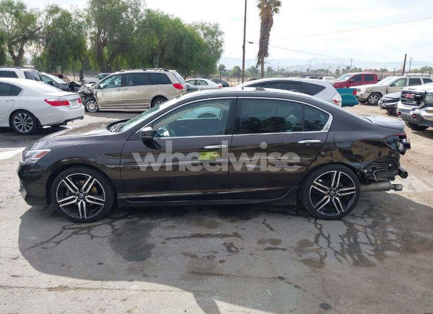 Photo 15 of 2017 Honda Accord TOURING V6 (VIN 1HGCR3F90HA010626)