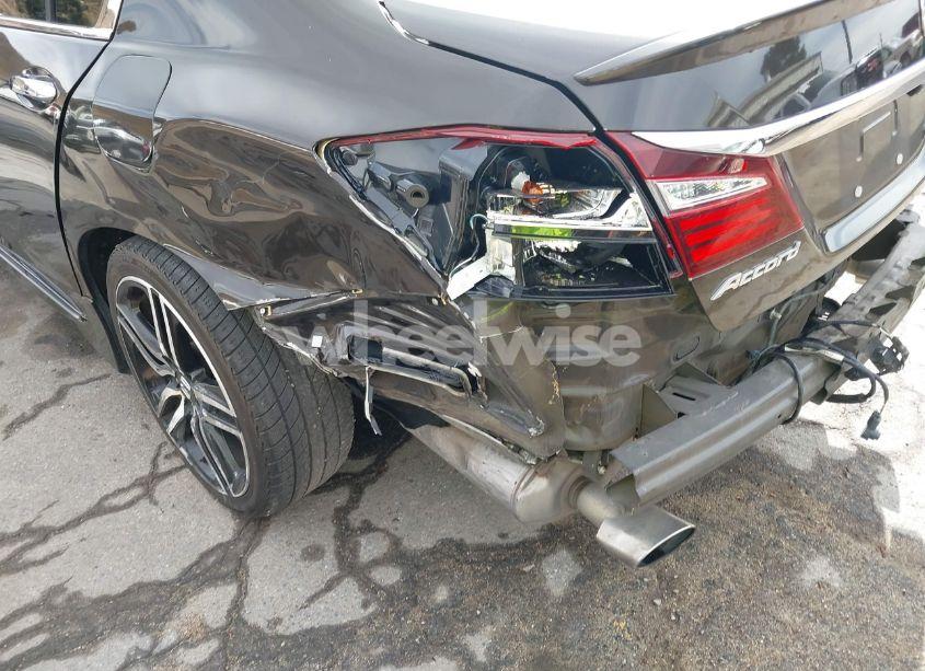 Photo 6 of 2017 Honda Accord TOURING V6 (VIN 1HGCR3F90HA010626)