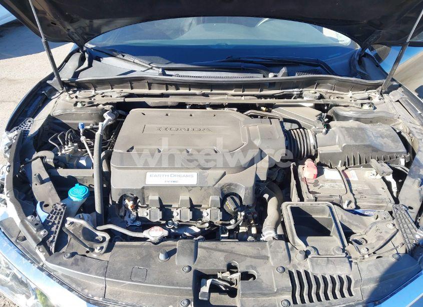 Photo 10 of 2017 Honda Accord TOURING V6 (VIN 1HGCR3F90HA022405)